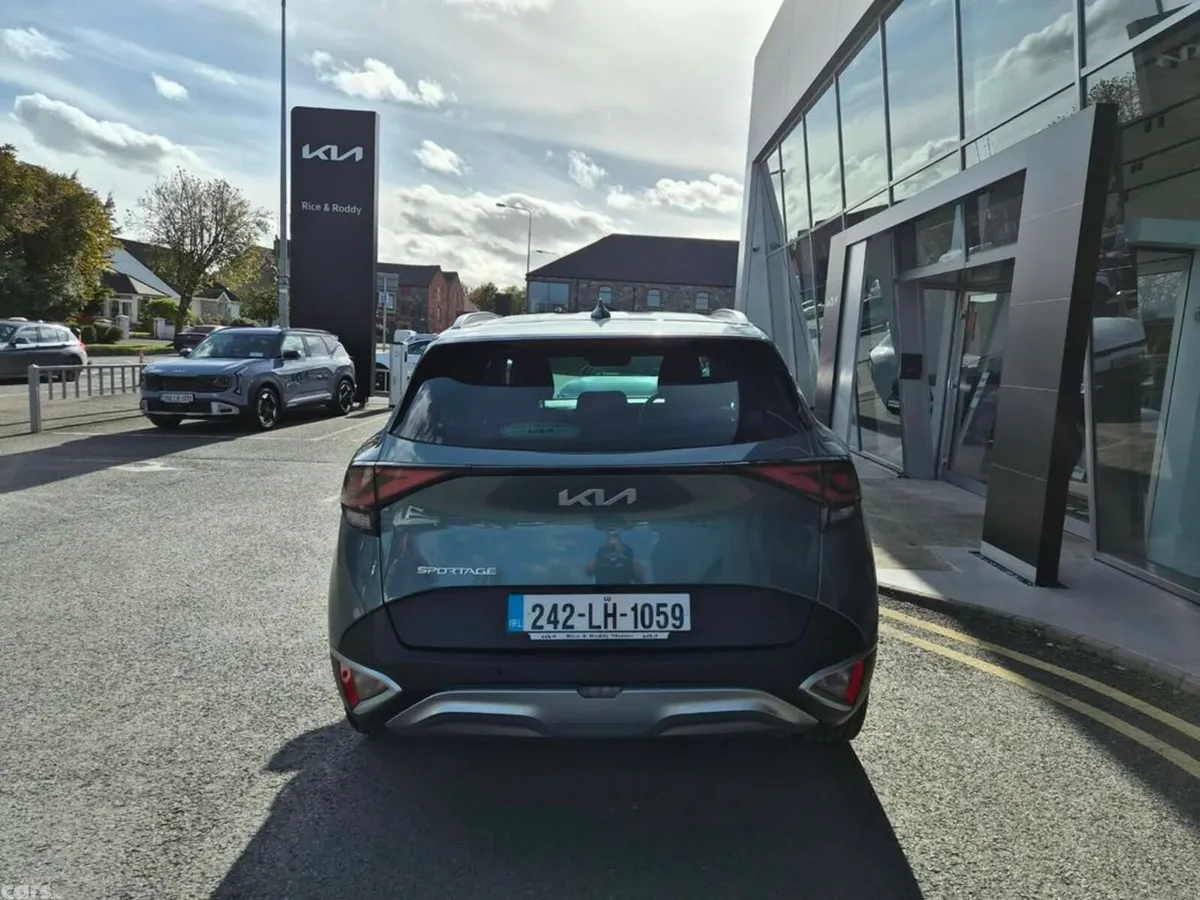 Kia Sportage MPV, Diesel, 2024, Grey