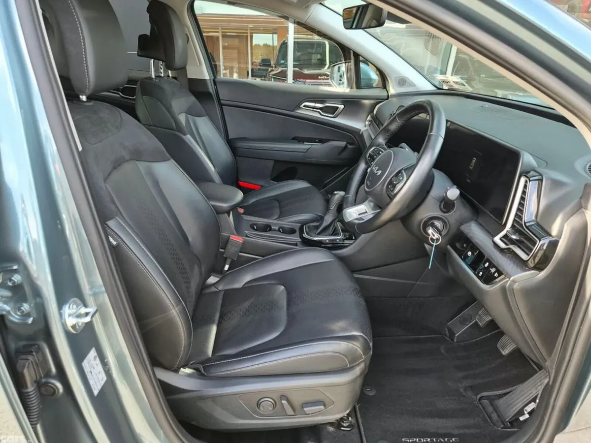 Kia Sportage MPV, Diesel, 2024, Grey