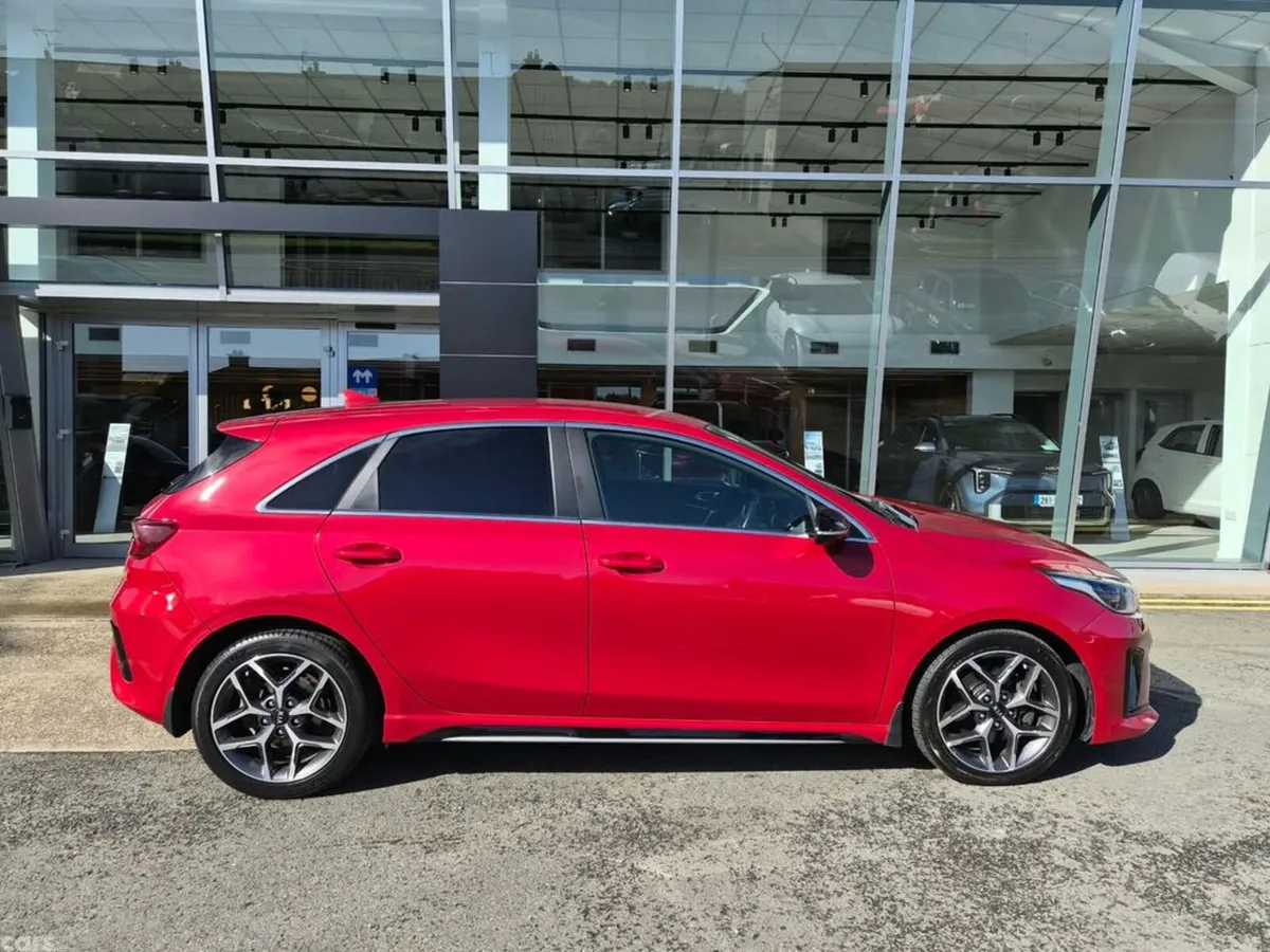 Kia Ceed Hatchback, Diesel, 2020, Red
