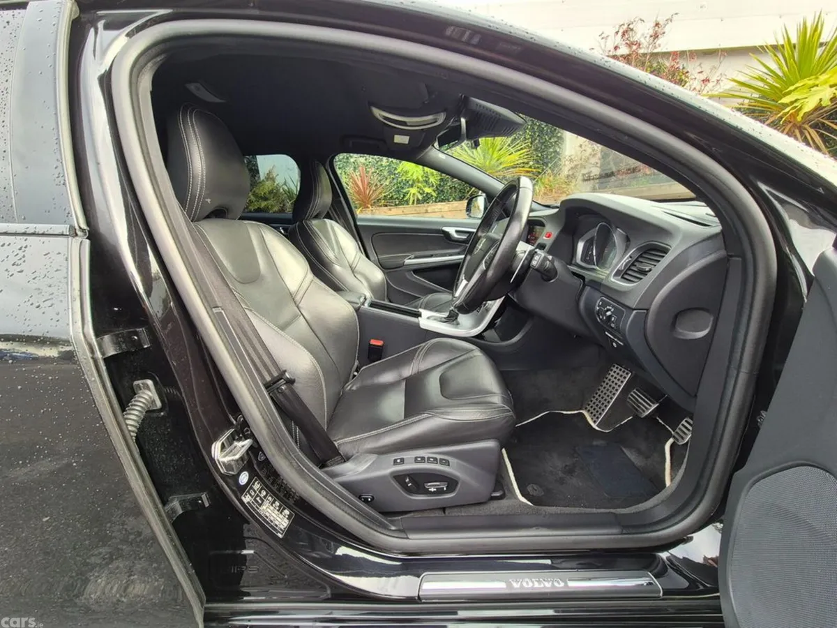 Volvo V60 Estate, Diesel, 2017, Black