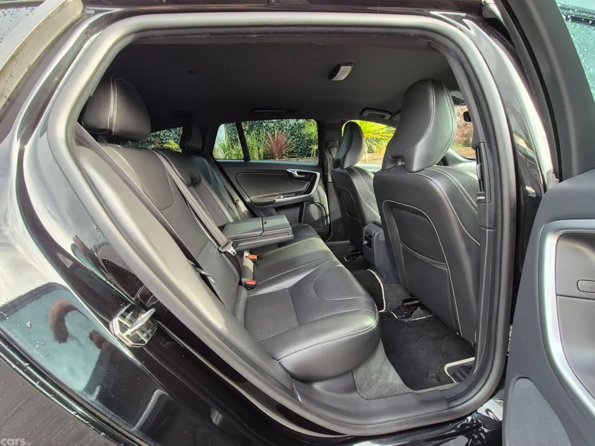 Volvo V60 Estate, Diesel, 2017, Black