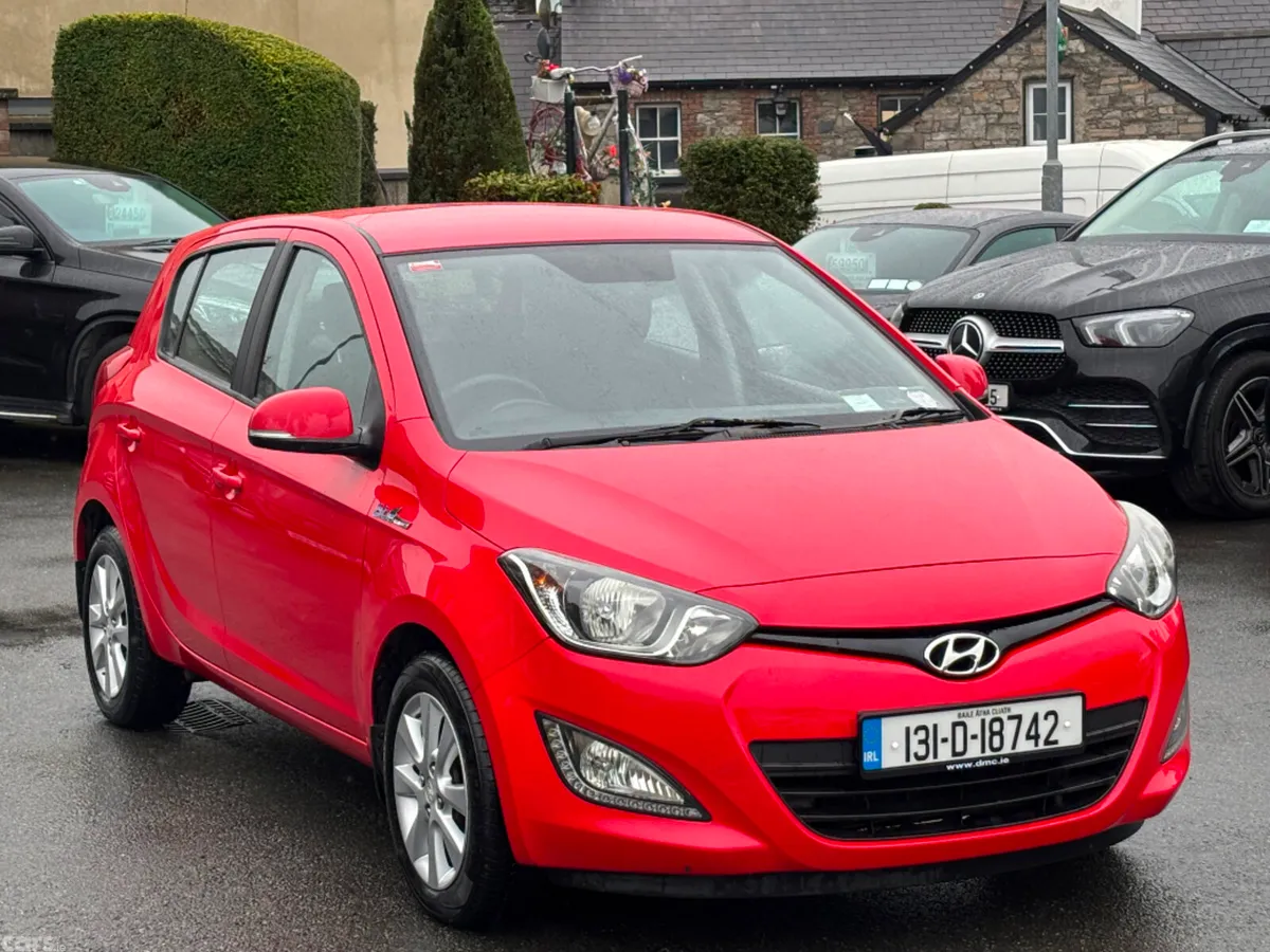 Hyundai i20 MPV, Petrol, 2013, Red