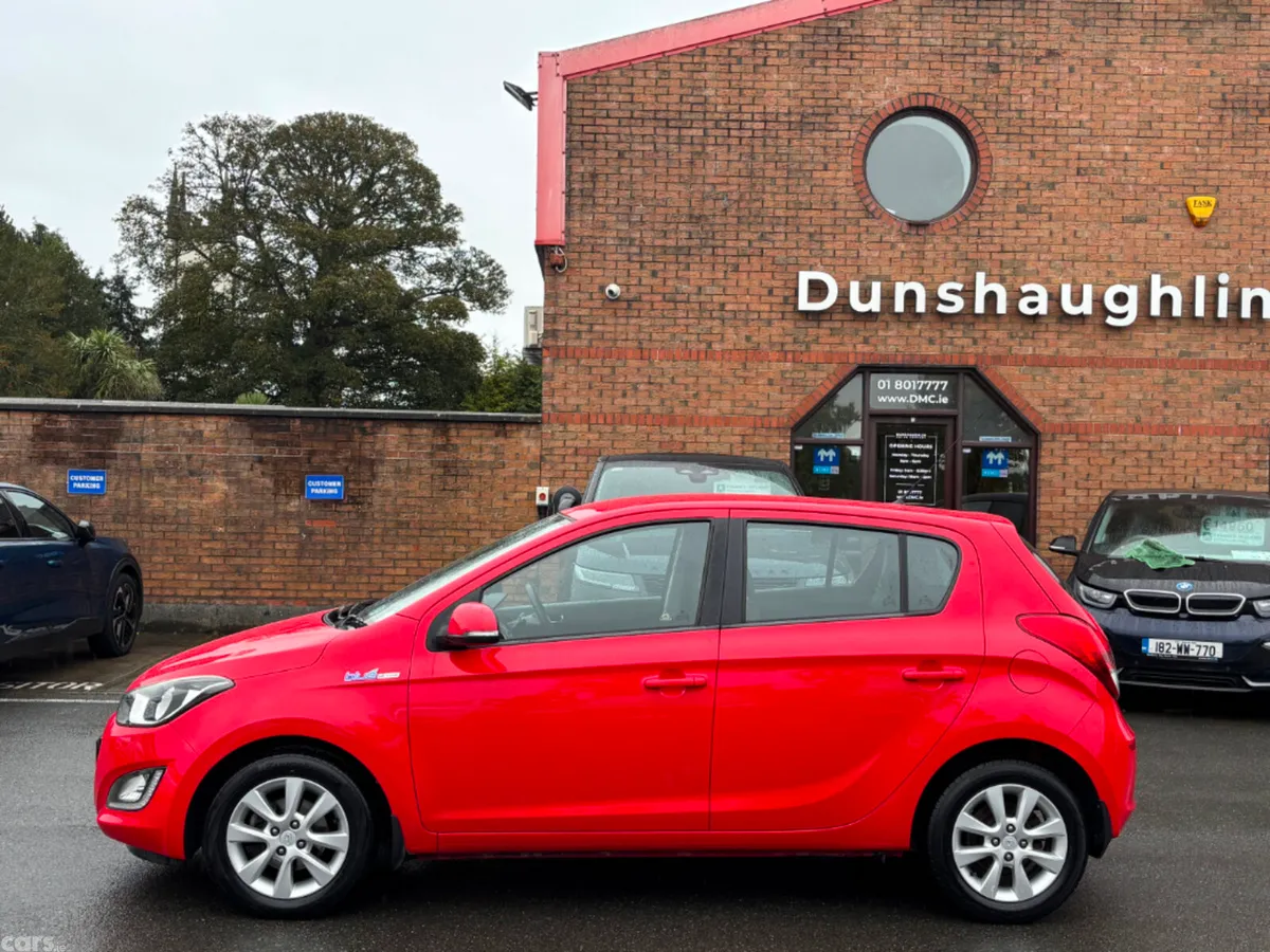 Hyundai i20 MPV, Petrol, 2013, Red