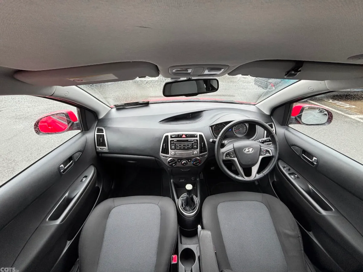 Hyundai i20 MPV, Petrol, 2013, Red