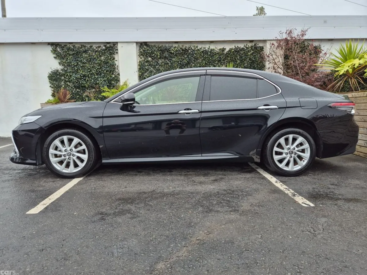 Toyota Camry Saloon, Petrol Hybrid, 2021, Black