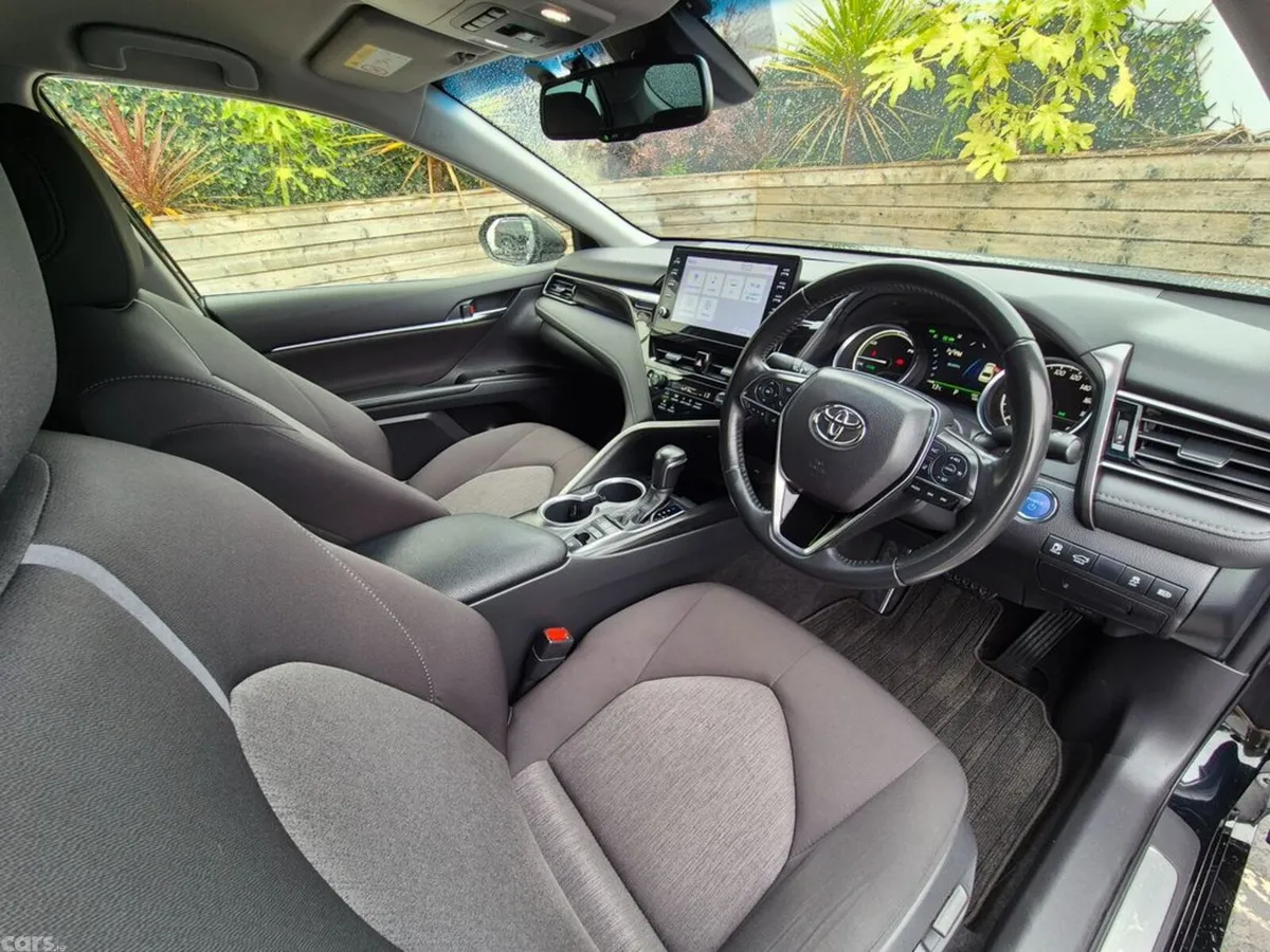 Toyota Camry Saloon, Petrol Hybrid, 2021, Black