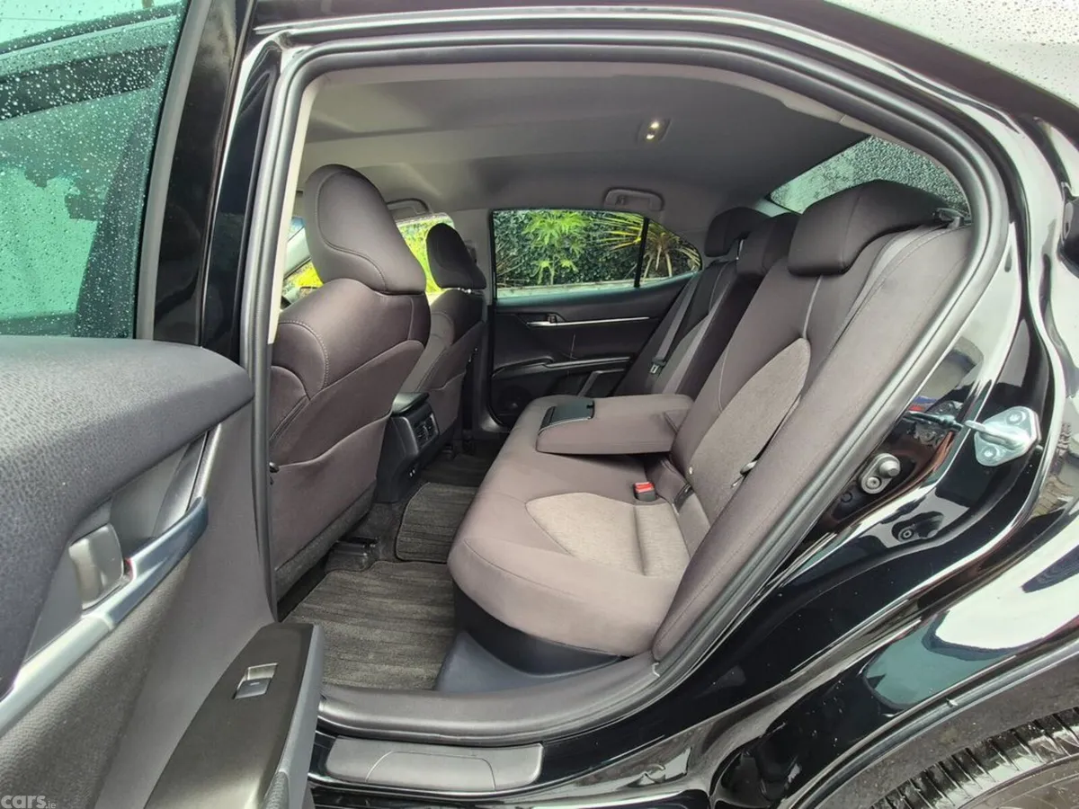 Toyota Camry Saloon, Petrol Hybrid, 2021, Black