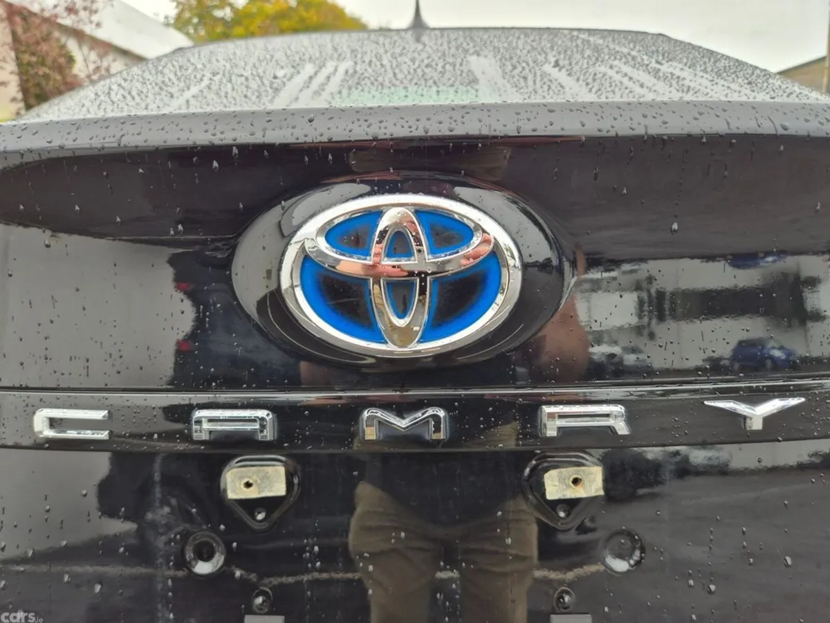 Toyota Camry Saloon, Petrol Hybrid, 2021, Black