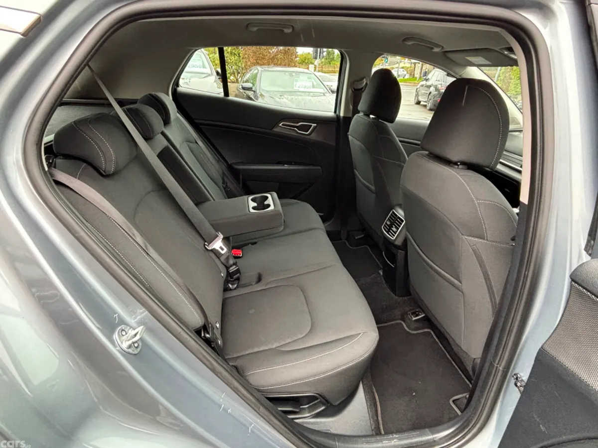 Kia Sportage MPV, Diesel Hybrid, 2023, Grey