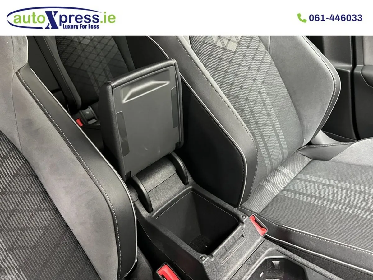 Volkswagen Golf Estate, Diesel, 2023, White