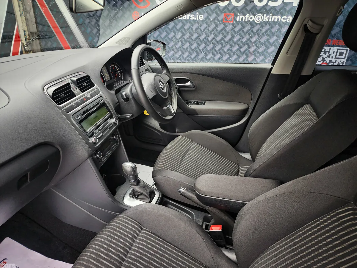 Volkswagen Polo Hatchback, Petrol, 2011, Black
