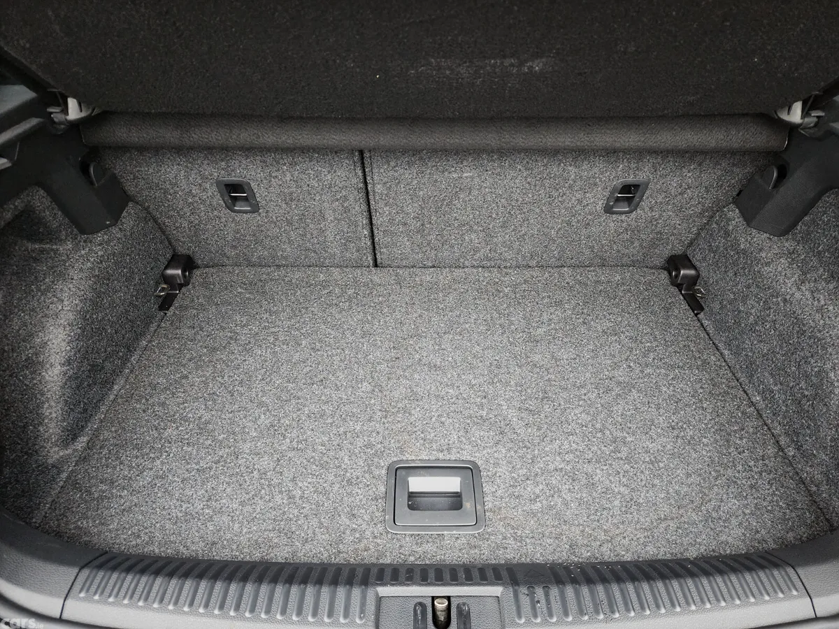 Volkswagen Polo Hatchback, Petrol, 2011, Black