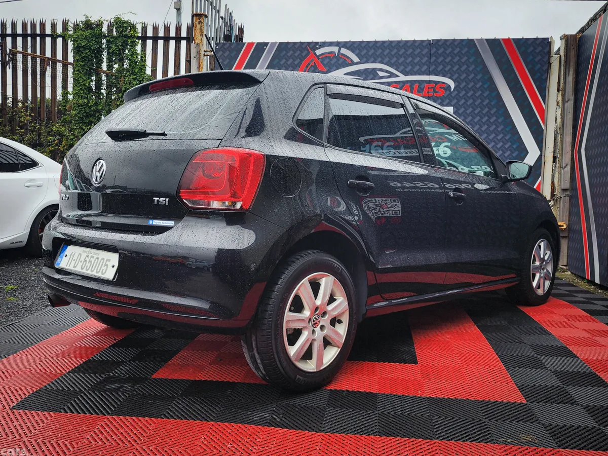 Volkswagen Polo Hatchback, Petrol, 2011, Black