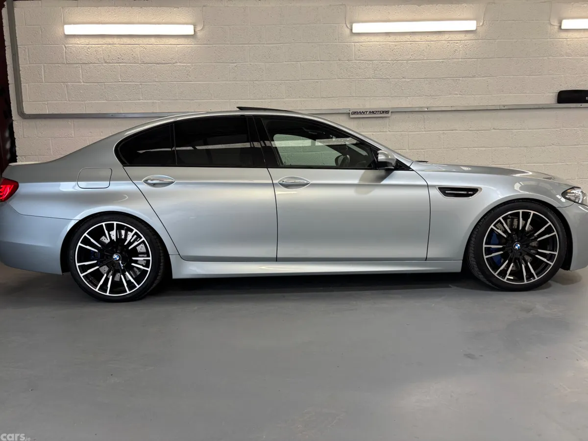 BMW M5 Saloon, Petrol, 2013, Blue