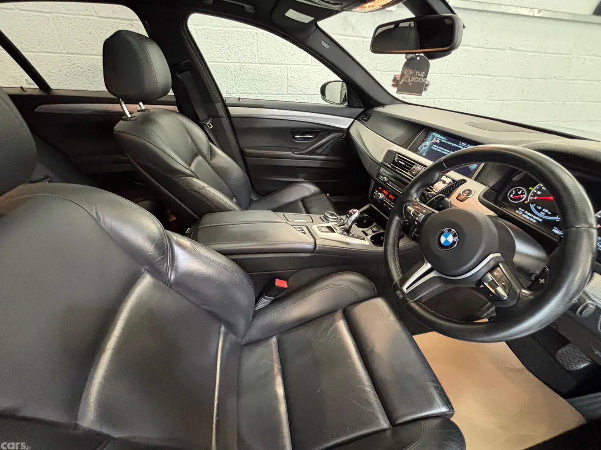BMW M5 Saloon, Petrol, 2013, Blue