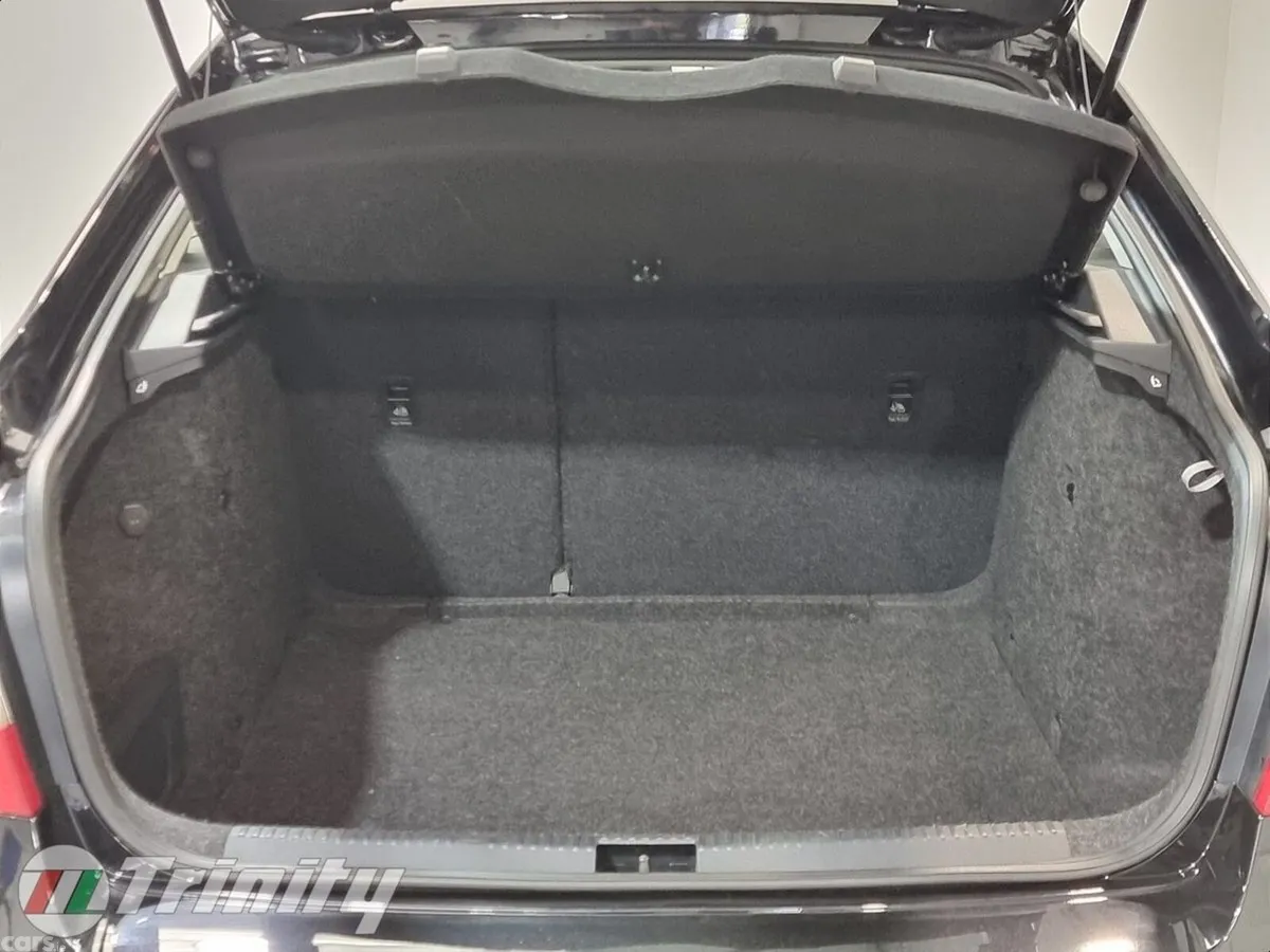 Skoda Octavia Hatchback, Petrol, 2018, Black