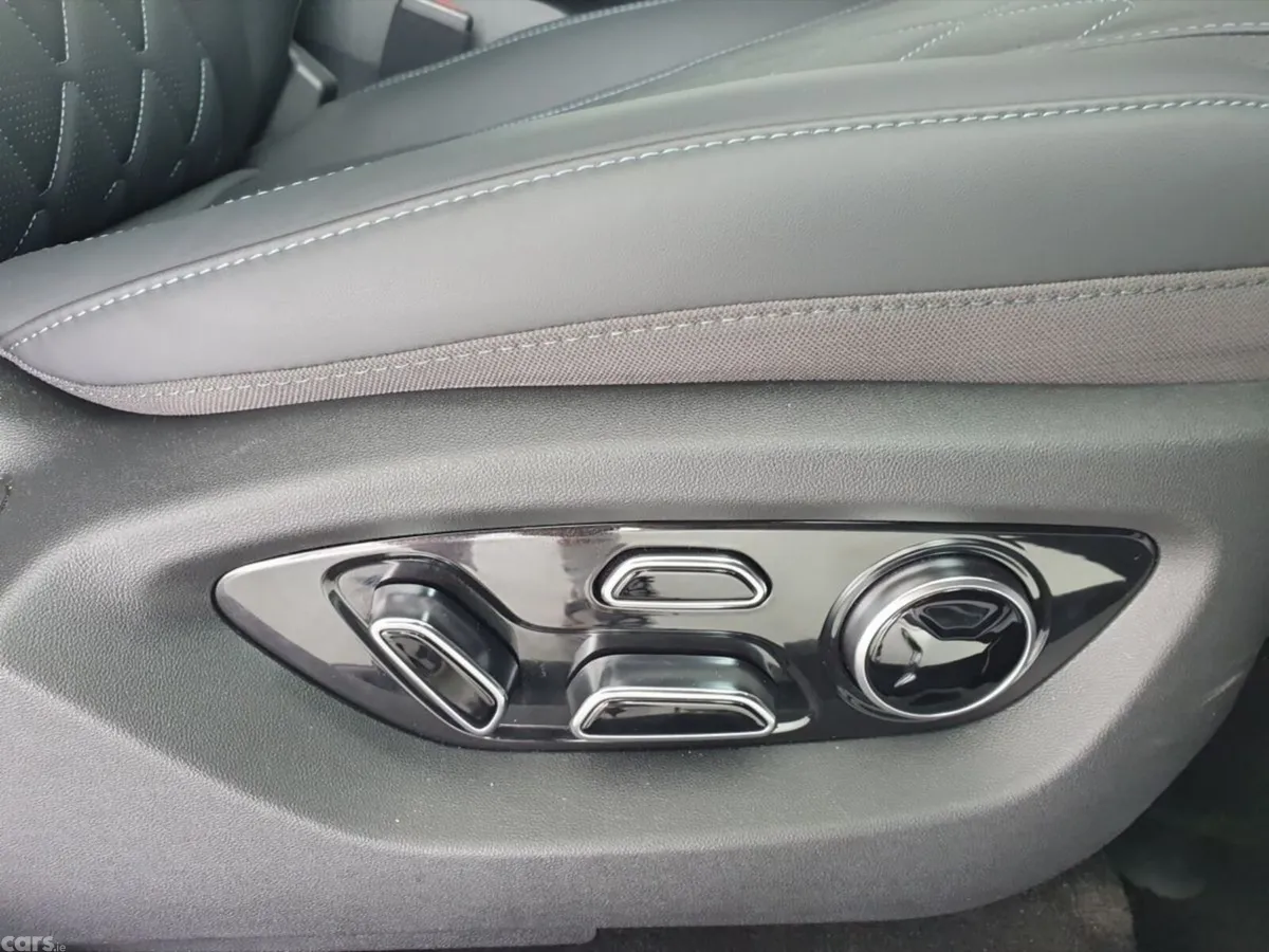 BYD SEALION 7 SUV, Electric, 2025, White