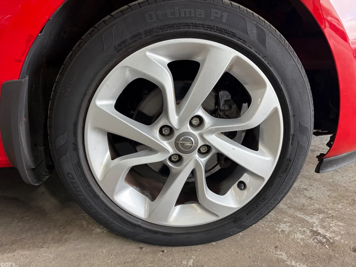 Opel Corsa Hatchback, Petrol, 2016, Red