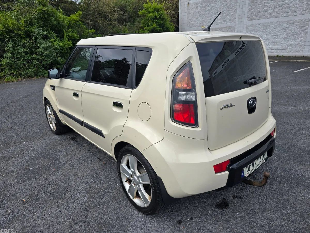 Kia Soul Hatchback, Diesel, 2010, White