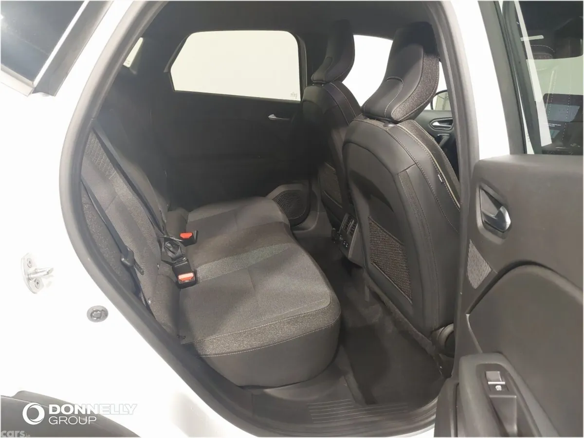 Renault Captur Hatchback, Petrol, 2026, White