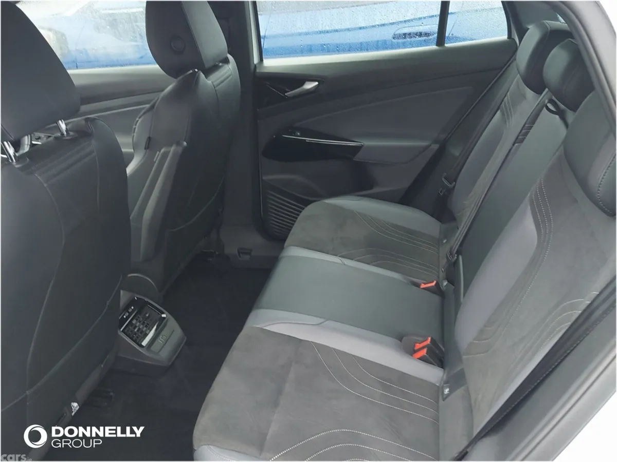 Volkswagen ID.4 Estate, Electric, 2023, White