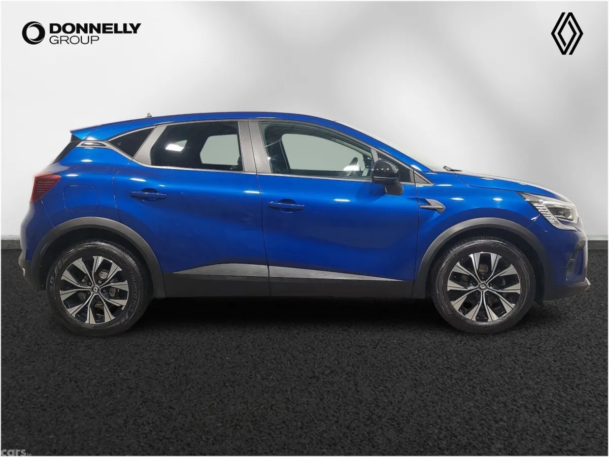 Renault Captur Hatchback, Petrol, 2024, Blue