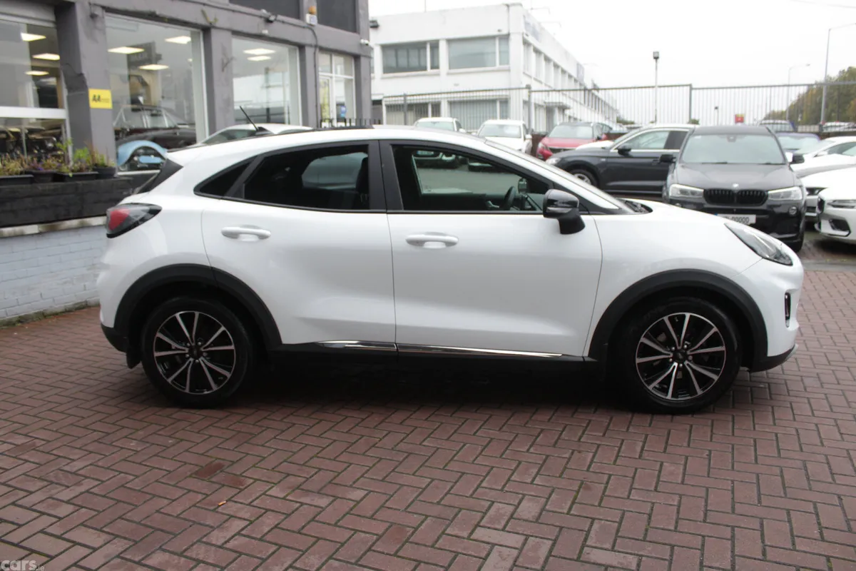 Ford Puma MPV, Petrol Hybrid, 2021, White