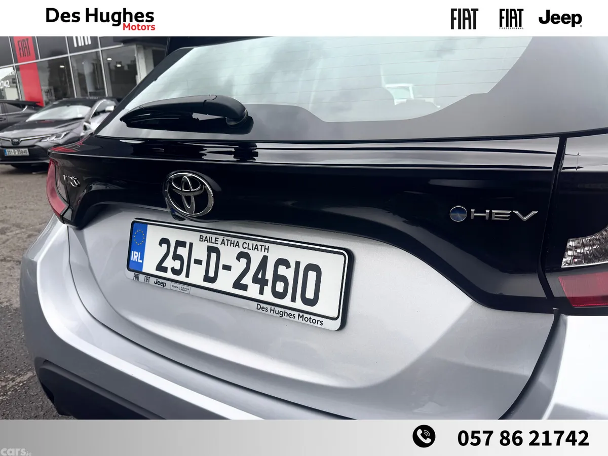 Toyota Yaris Hatchback, Petrol Hybrid, 2025, Silver