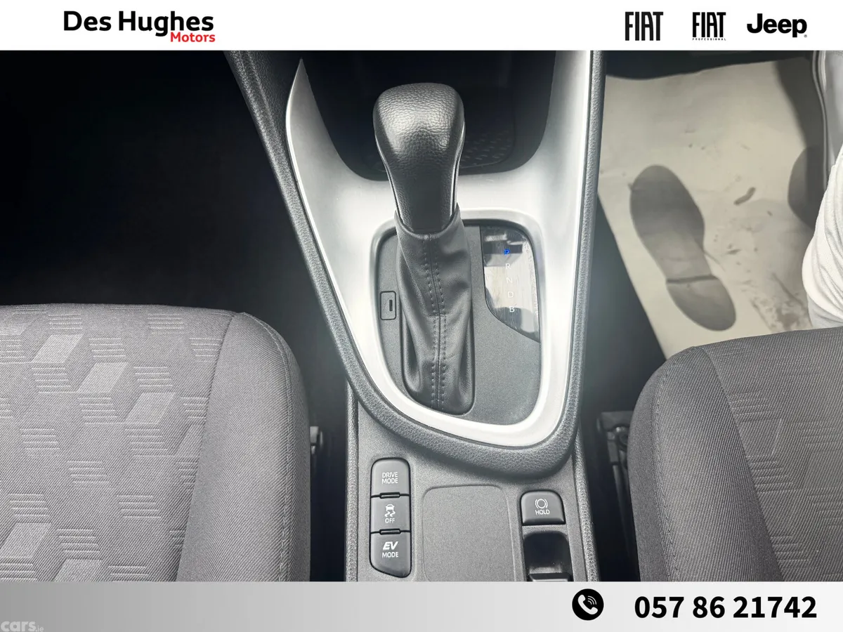Toyota Yaris Hatchback, Petrol Hybrid, 2025, Silver