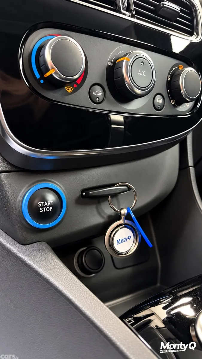 Renault Clio Hatchback, Petrol, 2017, Blue