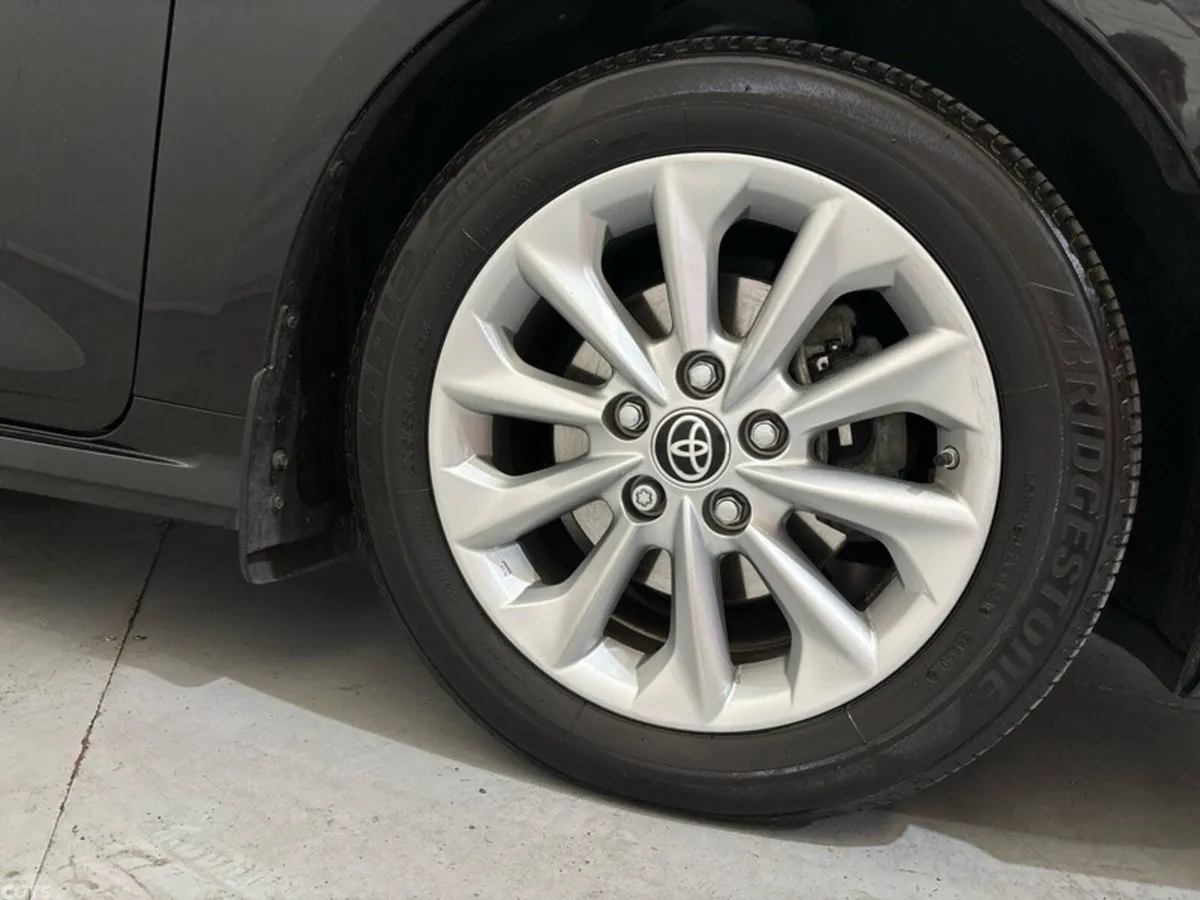 Toyota Corolla Saloon, Petrol Hybrid, 2022, Black
