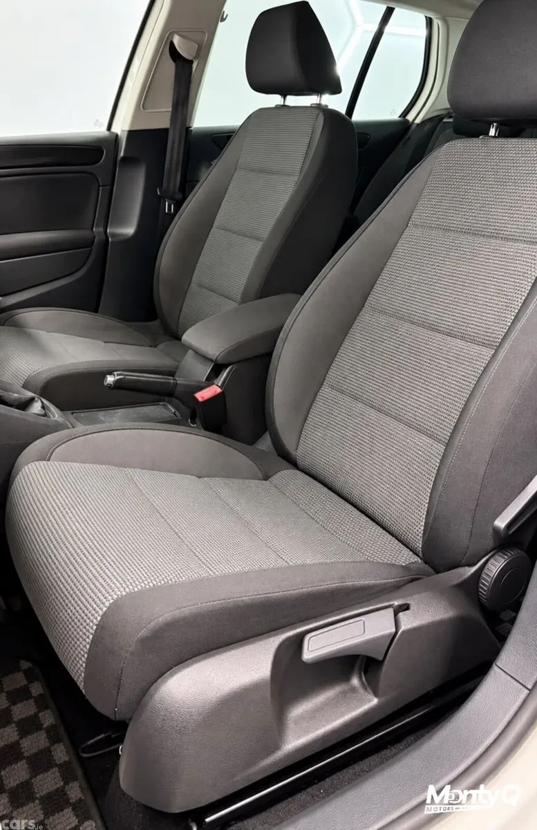 Volkswagen Golf Hatchback, Petrol, 2011, White