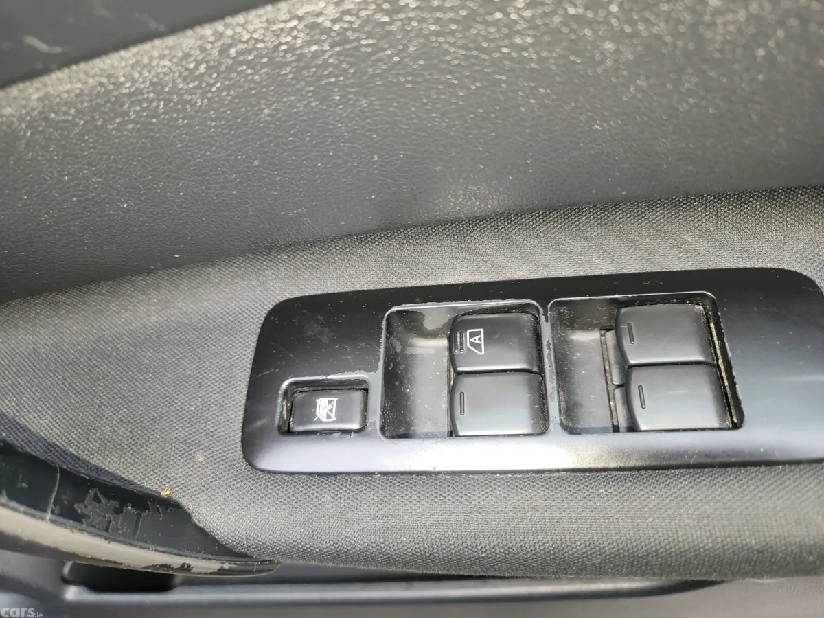 Nissan Qashqai Hatchback, Diesel, 2012, Black