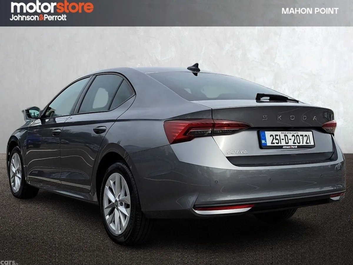 Skoda Octavia Saloon, Petrol, 2025, Grey