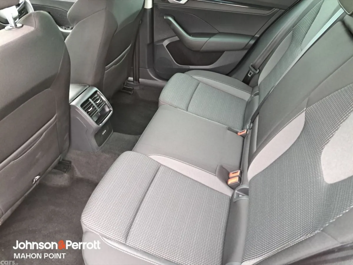 Skoda Octavia Saloon, Petrol, 2025, Grey