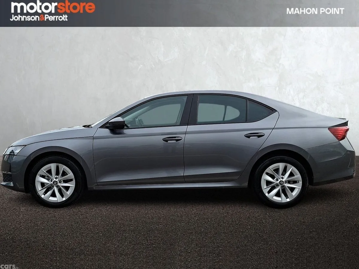 Skoda Octavia Saloon, Petrol, 2025, Grey