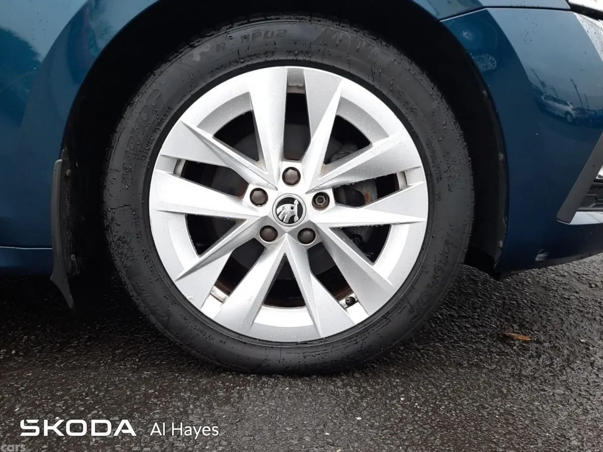 Skoda Octavia Saloon, Petrol, 2021, Blue