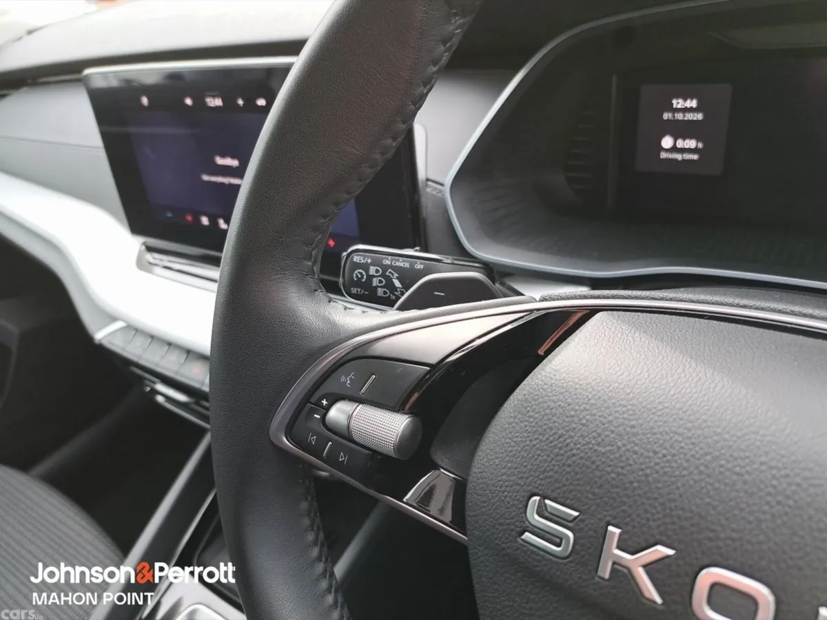 Skoda Octavia Saloon, Petrol, 2025, Grey