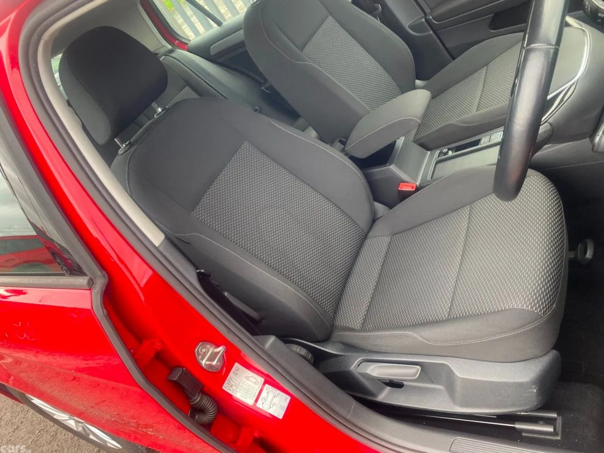 Volkswagen Golf Hatchback, Petrol, 2019, Red