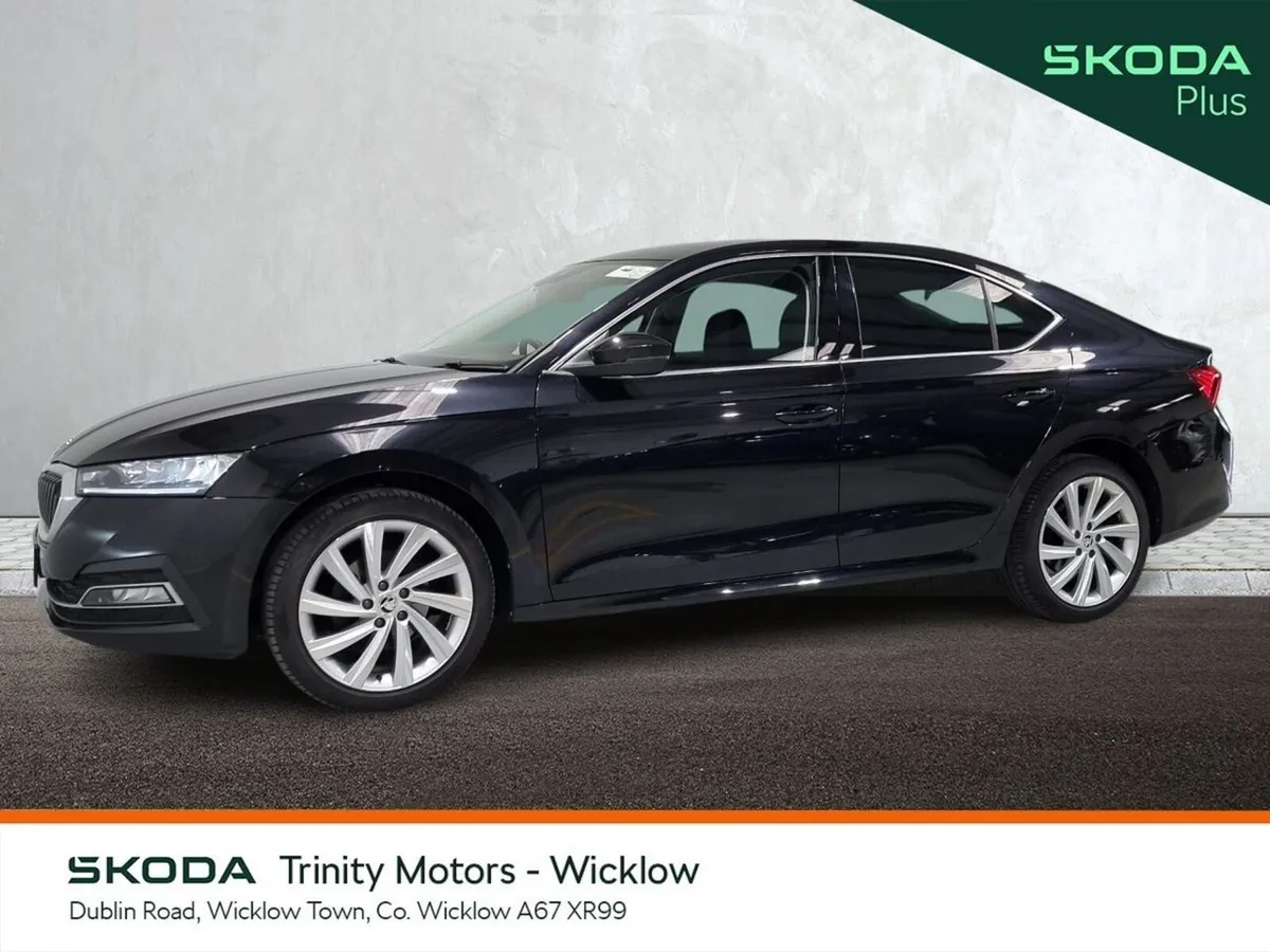Skoda Octavia Saloon, Diesel, 2023, Black