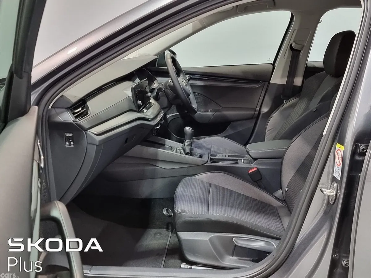 Skoda Octavia Estate, Diesel, 2024, Grey