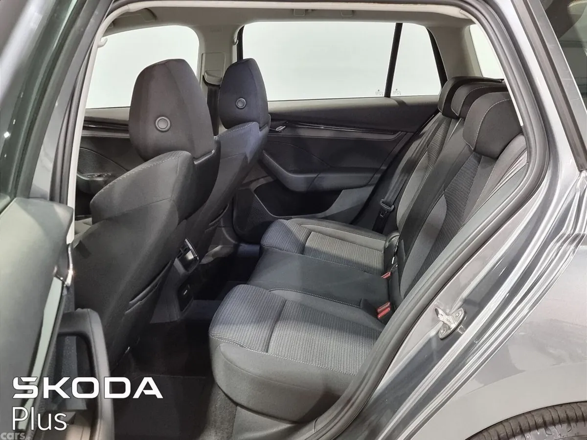 Skoda Octavia Estate, Diesel, 2024, Grey