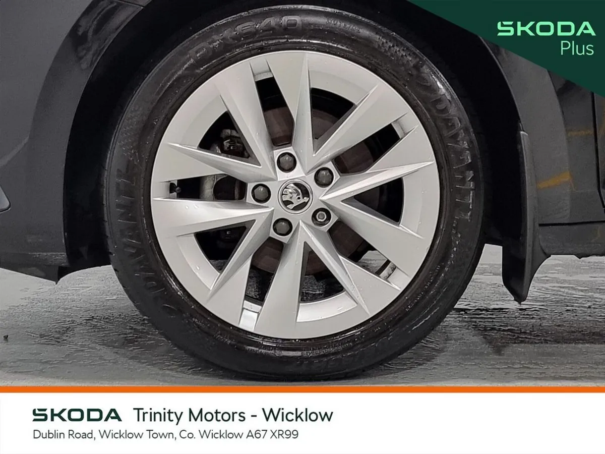 Skoda Octavia Estate, Petrol, 2023, Black
