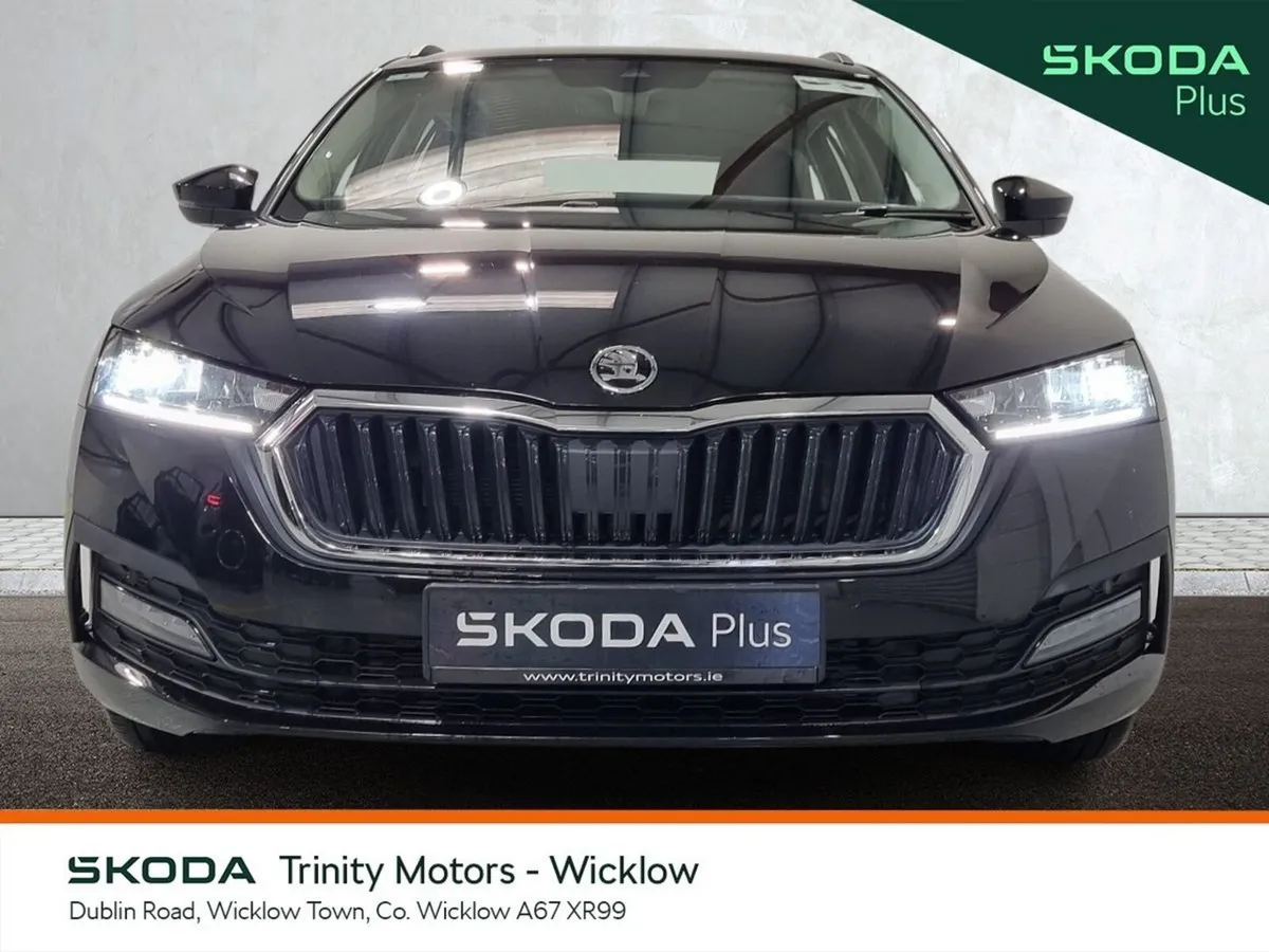 Skoda Octavia Estate, Petrol, 2023, Black