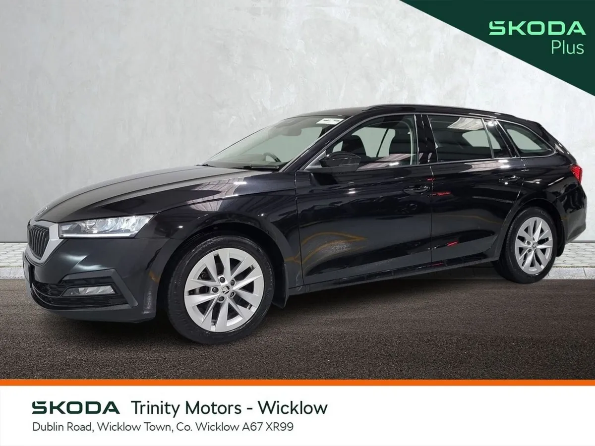 Skoda Octavia Estate, Petrol, 2023, Black