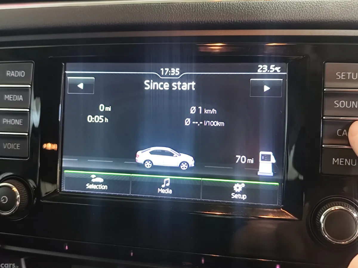 Skoda Octavia Saloon, Diesel, 2016, Grey