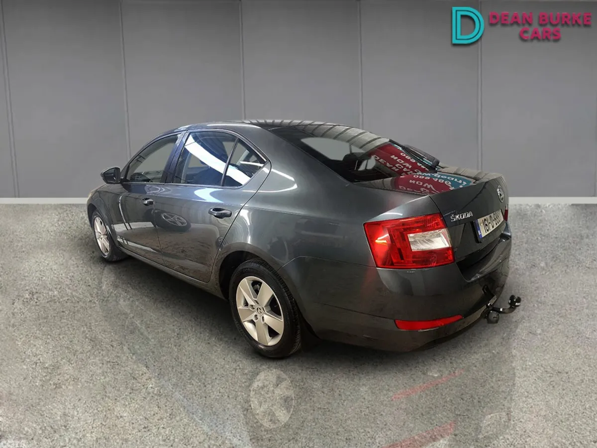 Skoda Octavia Saloon, Diesel, 2016, Grey