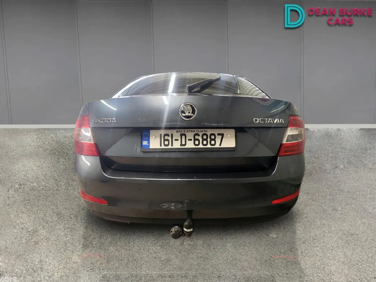 Skoda Octavia Saloon, Diesel, 2016, Grey