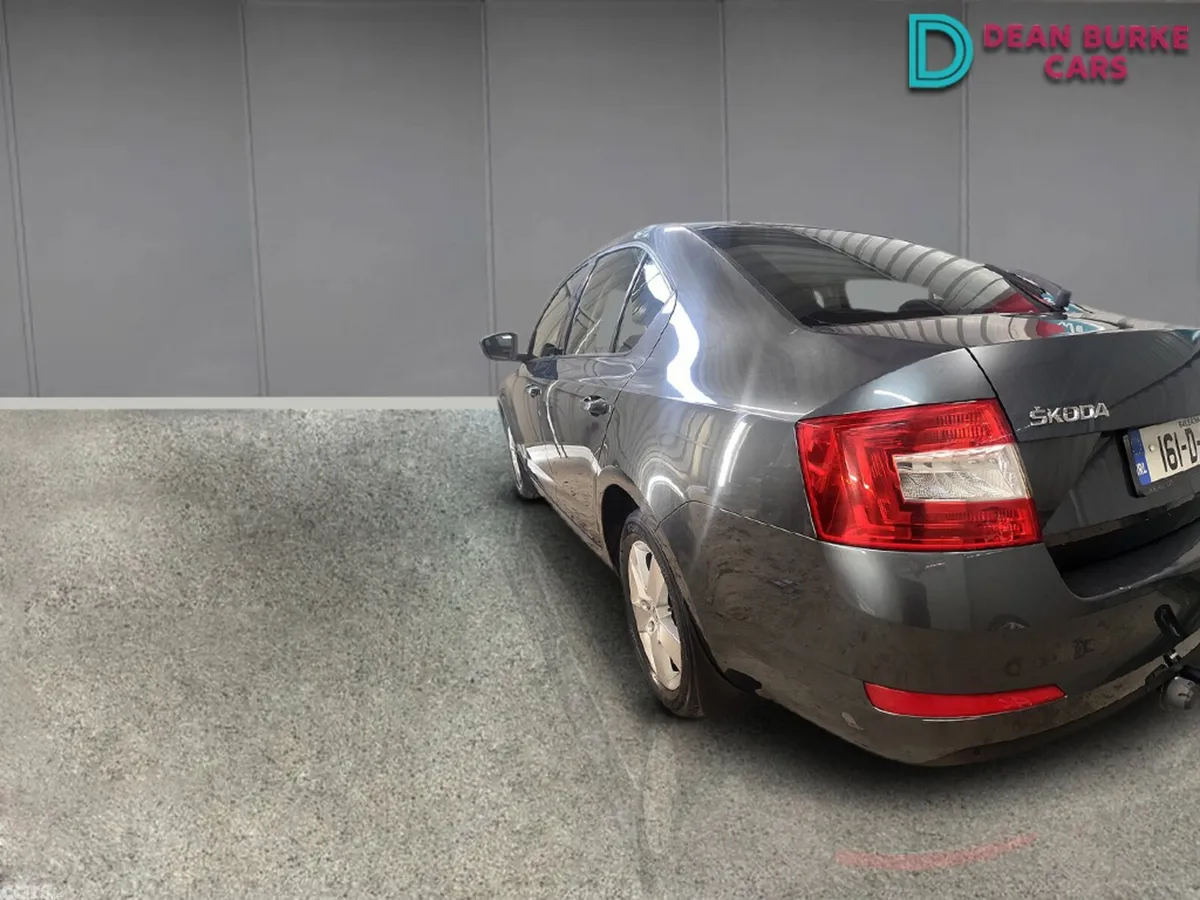 Skoda Octavia Saloon, Diesel, 2016, Grey