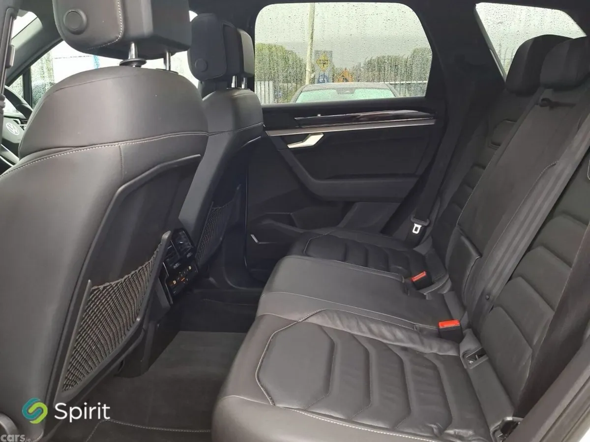 Volkswagen Touareg SUV, Diesel, 2021, White